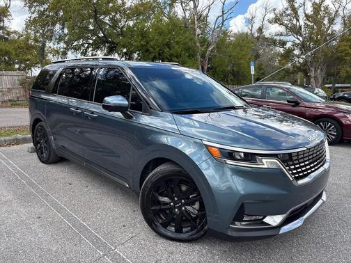 2023 Kia Carnival SX