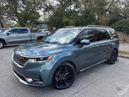 2023 Kia Carnival SX