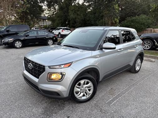 2022 Hyundai VENUE SE