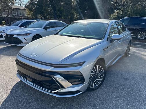 2025 Hyundai SONATA Hybrid SE