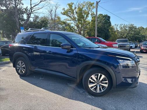 2022 Nissan Pathfinder SL 4WD
