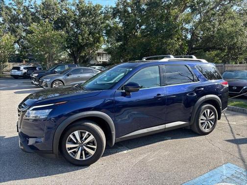 2022 Nissan Pathfinder SL 4WD