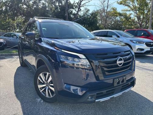 2022 Nissan Pathfinder SL 4WD