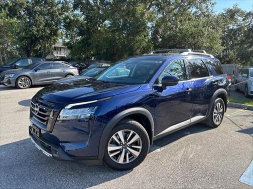 2022 Nissan Pathfinder SL 4WD
