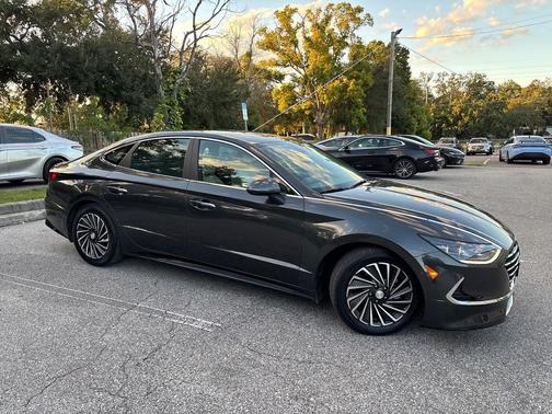 2022 Hyundai SONATA Hybrid Limited