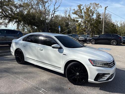2019 Volkswagen Passat 2.0T R-Line