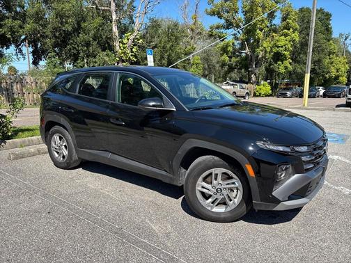 2025 Hyundai TUCSON SE