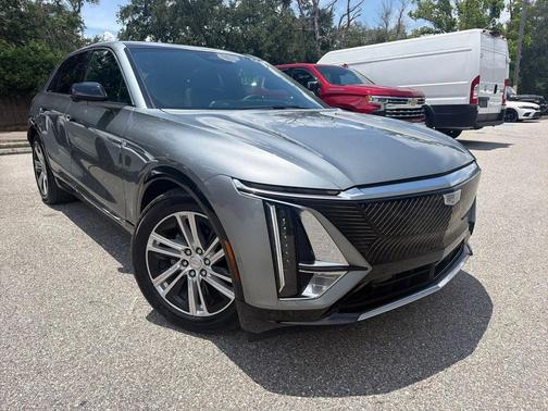 Argent Silver Metallic 2024 Cadillac LYRIQ Tech