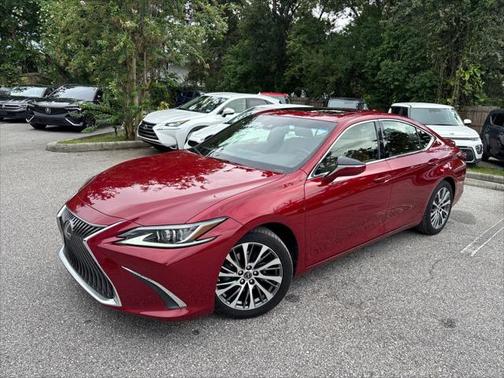 2019 Lexus ES 300h Premium