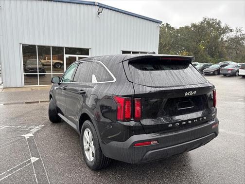 2022 Kia Sorento LX