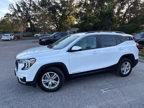 Summit White 2023 GMC Terrain SLE