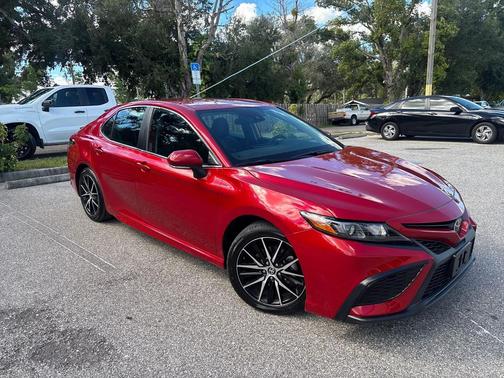 2024 Toyota Camry SE