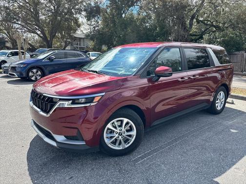 2024 Kia Carnival LX