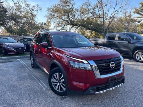 2023 Nissan Pathfinder SL 4WD