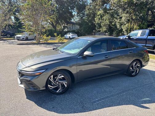 2024 Hyundai ELANTRA SEL