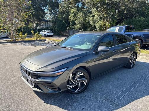 2024 Hyundai ELANTRA SEL