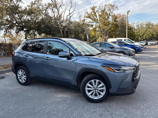 2024 Toyota Corolla Cross LE