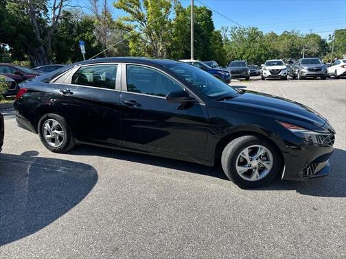 2023 Hyundai ELANTRA SE