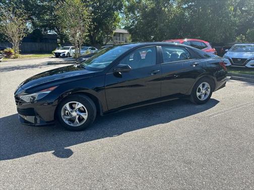 2023 Hyundai ELANTRA SE