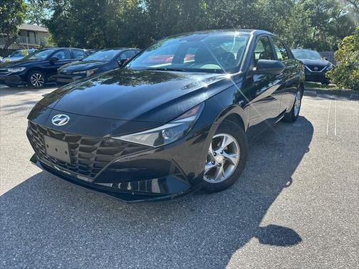 2023 Hyundai ELANTRA SE