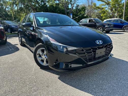 2023 Hyundai ELANTRA SE