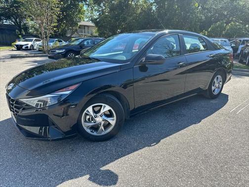 2023 Hyundai ELANTRA SE