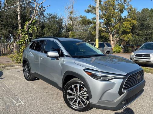 2022 Toyota Corolla Cross XLE