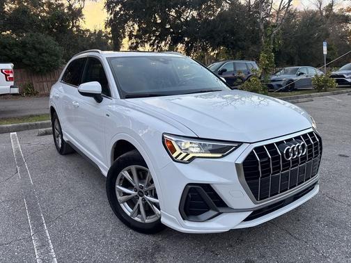 2024 Audi Q3 Premium 45 TFSI S line quattro Tiptronic