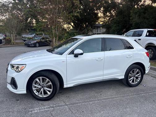 2024 Audi Q3 Premium 45 TFSI S line quattro Tiptronic