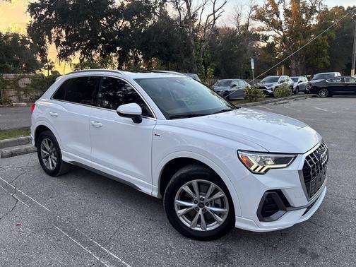 2024 Audi Q3 Premium 45 TFSI S line quattro Tiptronic