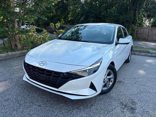 2023 Hyundai ELANTRA SE