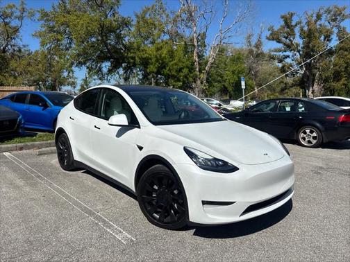 2022 Tesla Model Y Long Range Dual Motor All-Wheel Drive