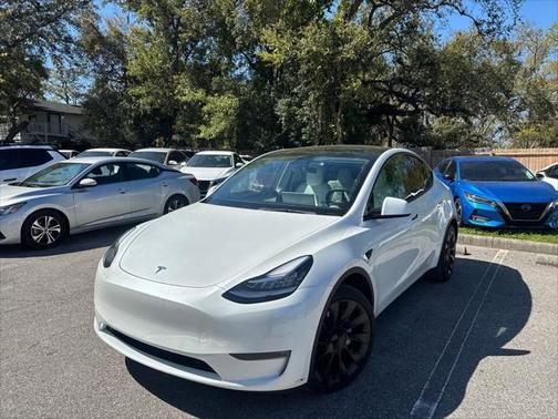 2022 Tesla Model Y Long Range Dual Motor All-Wheel Drive