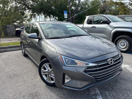 2019 Hyundai ELANTRA SEL