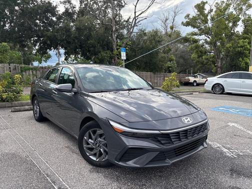 2024 Hyundai ELANTRA SEL