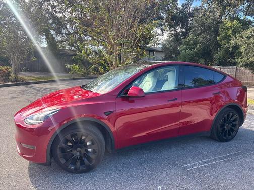 2023 Tesla Model Y Long Range Dual Motor All-Wheel Drive