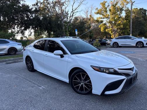 2023 Toyota Camry SE
