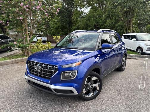 2022 Hyundai VENUE Limited