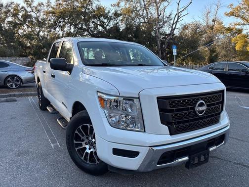 2024 Nissan Titan SV