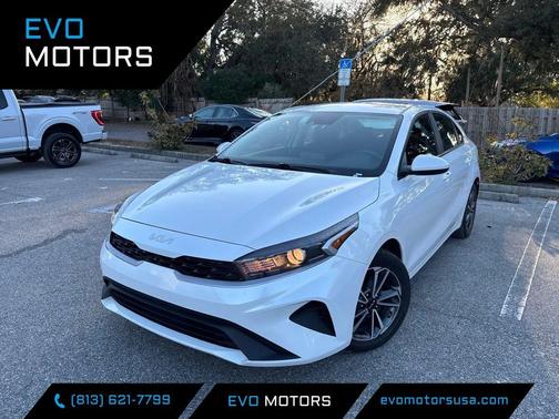 Snow White Pearl 2023 Kia Forte LXS
