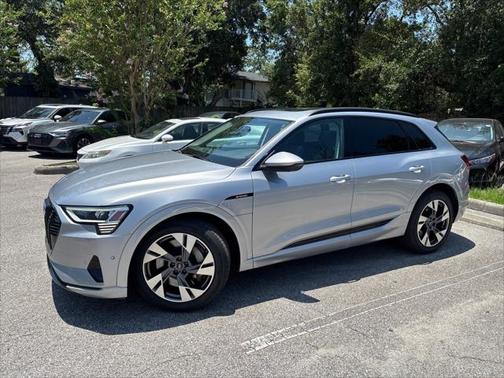 2021 Audi e-tron Premium