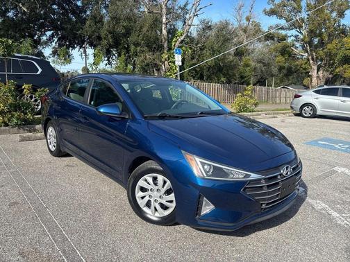 2019 Hyundai ELANTRA SE