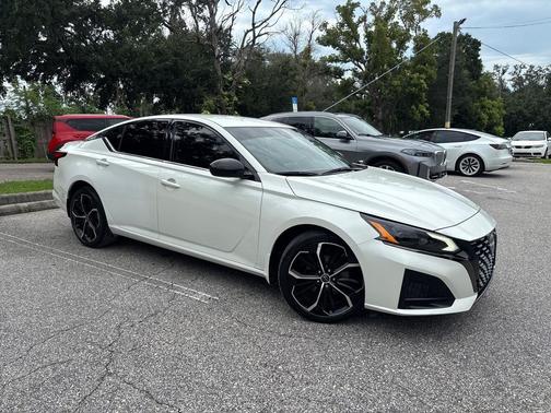 2023 Nissan Altima SR Intelligent AWD