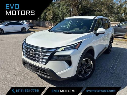 Everest White Pearl 2025 Nissan Rogue SV