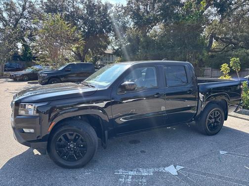 2024 Nissan Frontier SV