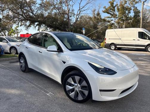 2022 Tesla Model Y Long Range Dual Motor All-Wheel Drive