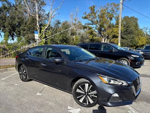 2022 Nissan Altima 2.5 SV