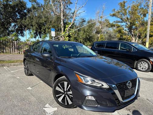 2022 Nissan Altima 2.5 SV