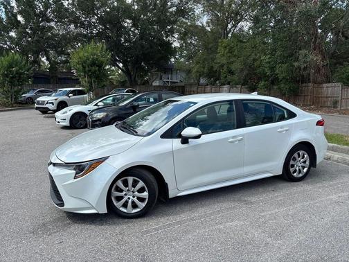 Wind Chill Pearl 2025 Toyota Corolla LE