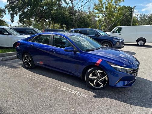 2022 Hyundai ELANTRA SEL